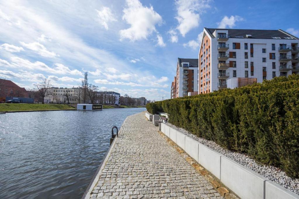 Stylish Apartment Oldtown Riverview Balcony Gdansk Bagian luar foto