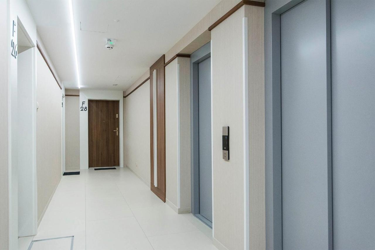 Stylish Apartment Oldtown Riverview Balcony Gdansk Bagian luar foto