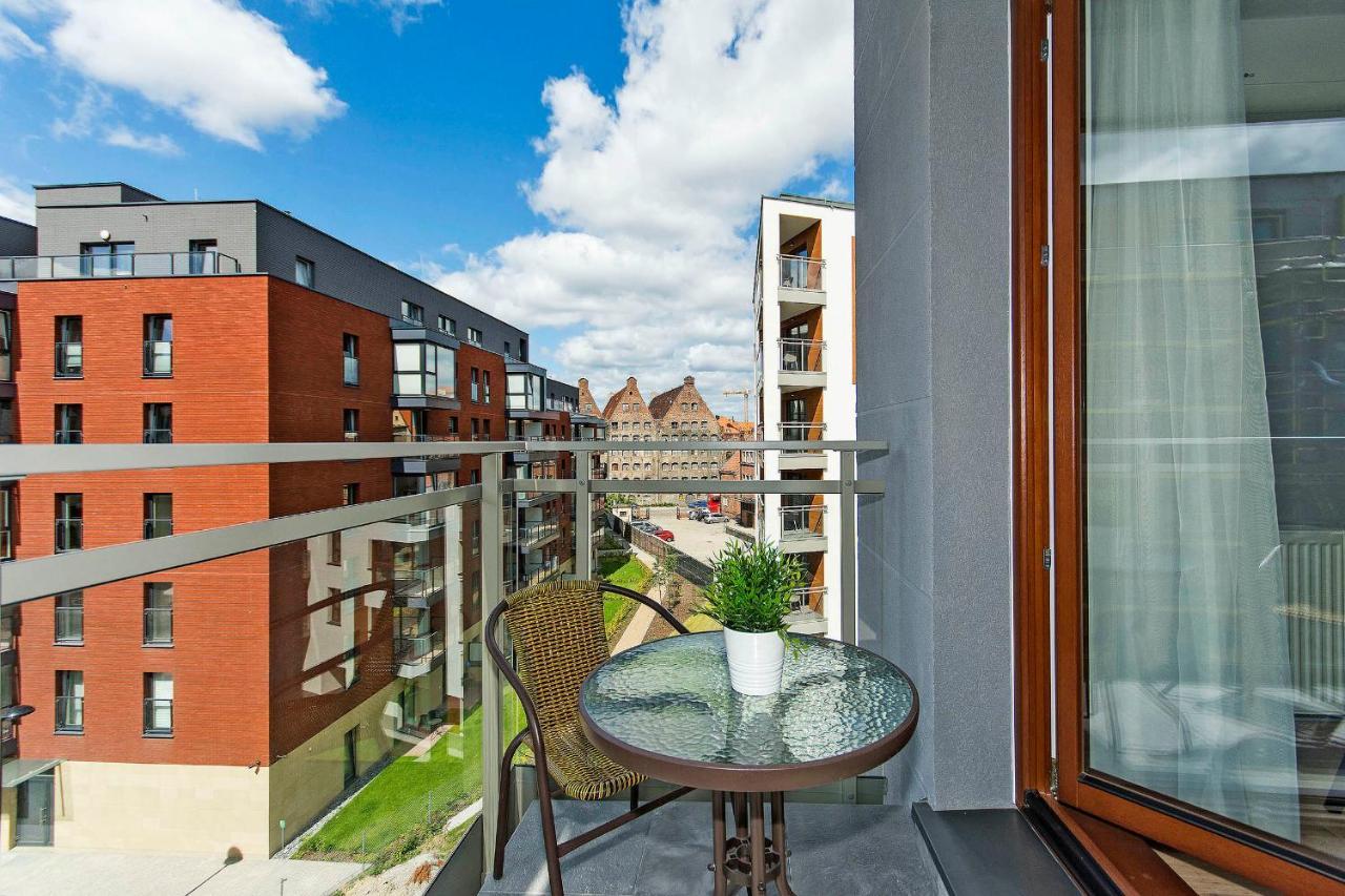 Stylish Apartment Oldtown Riverview Balcony Gdansk Bagian luar foto